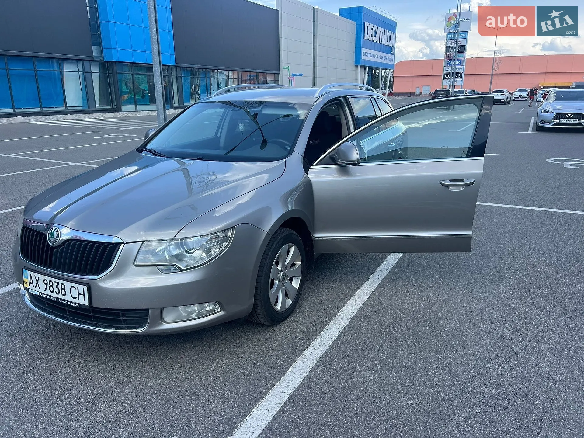 2010 Skoda Superb - мініатюра 9