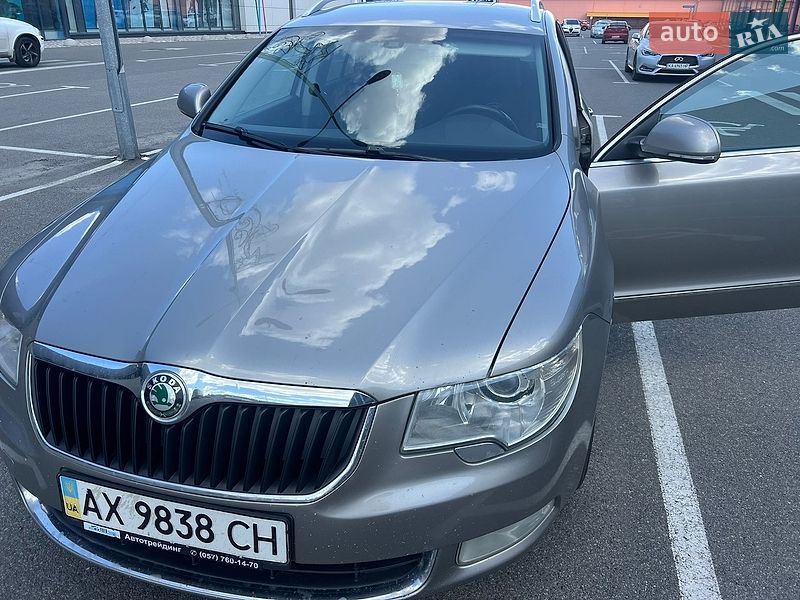 Универсал Skoda Superb 2010 в Киеве