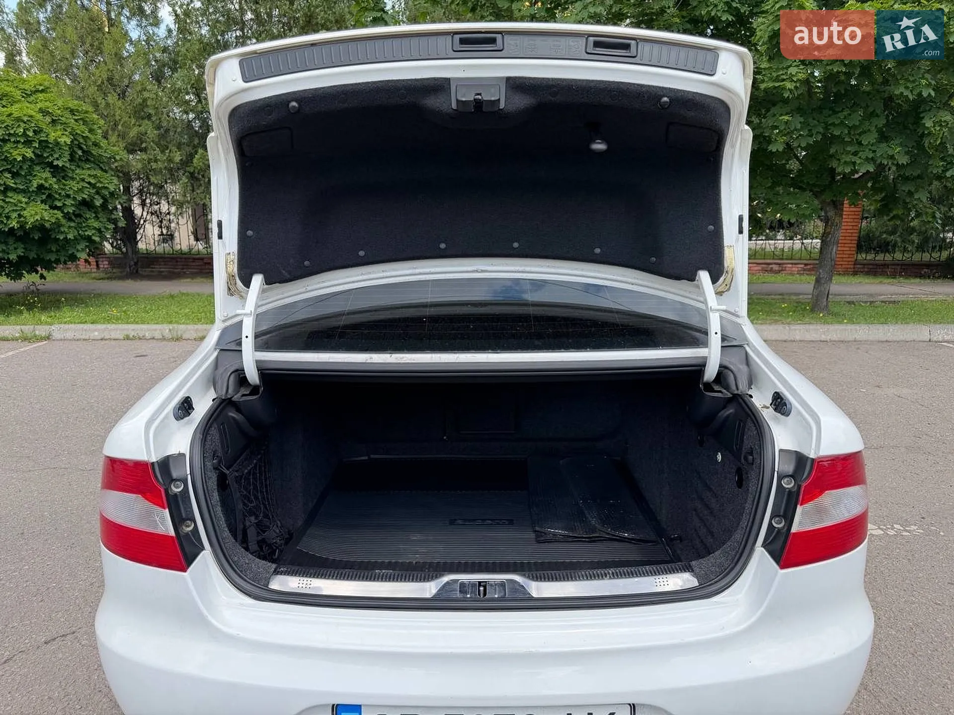 2010 Skoda Superb - мініатюра 7