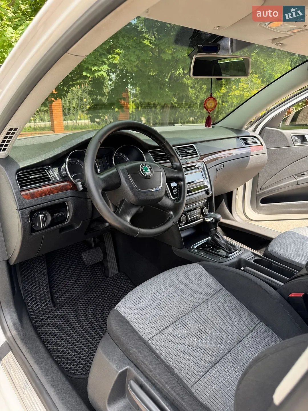 2010 Skoda Superb - мініатюра 11