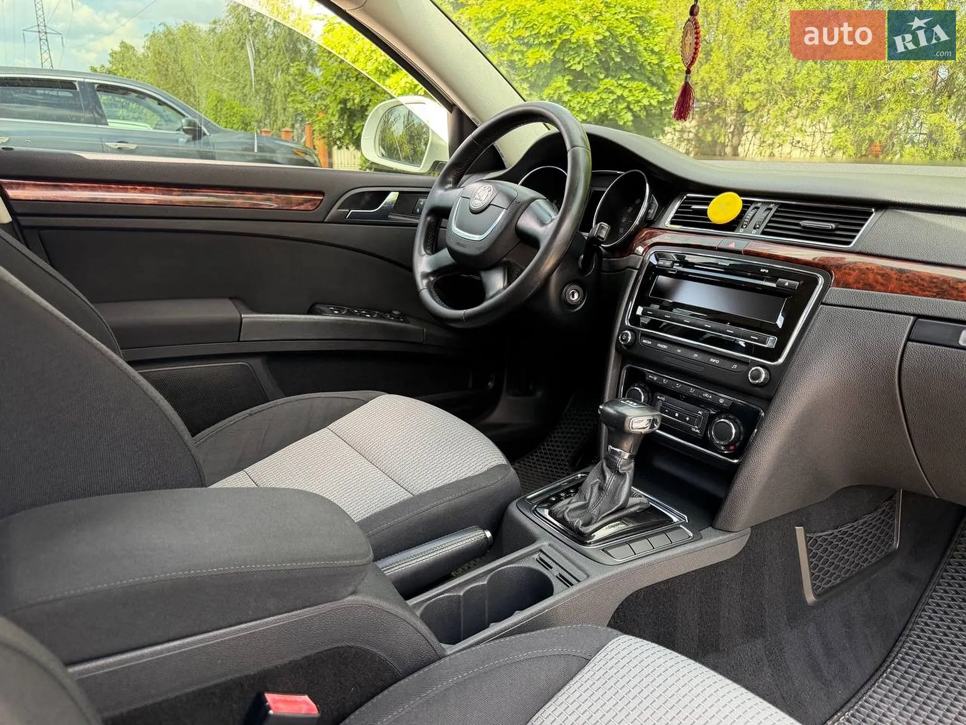 2010 Skoda Superb - мініатюра 13