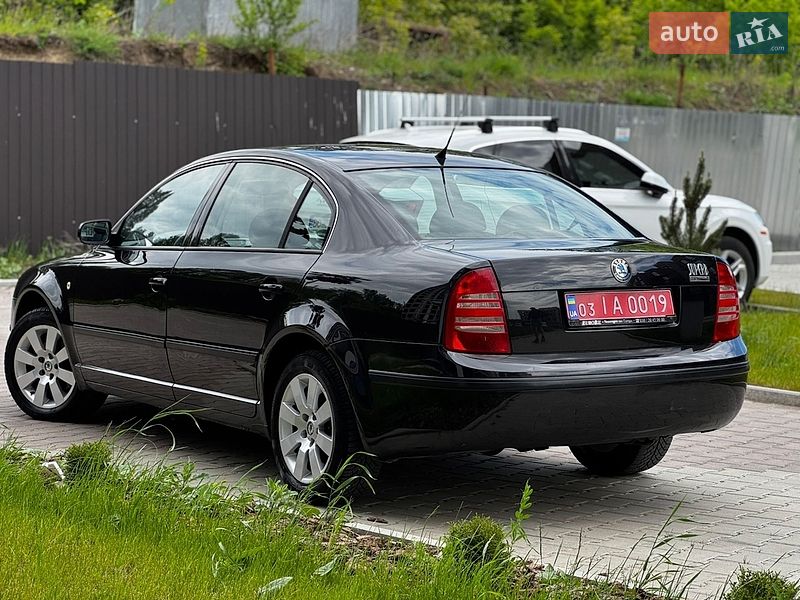 Лифтбек Skoda Superb 2004 в Тернополе