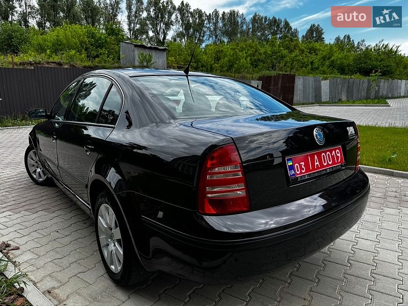 Лифтбек Skoda Superb 2004 в Тернополе