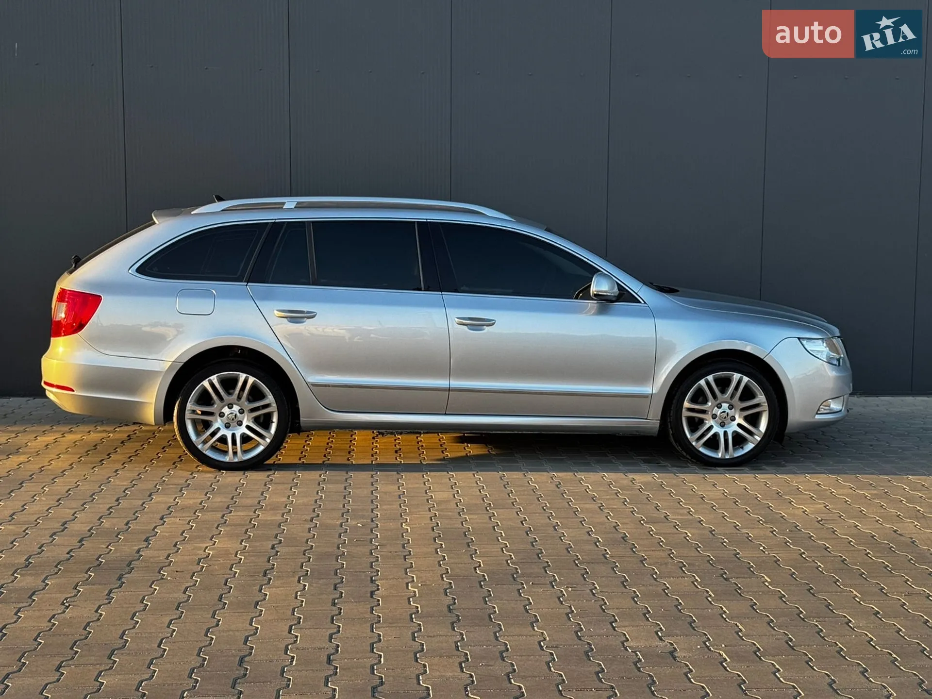 2011 Skoda Superb - мініатюра 15