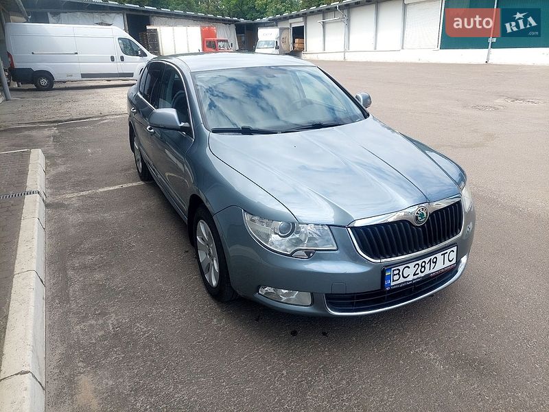 Лифтбек Skoda Superb 2009 в Львове