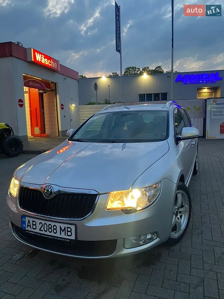 2010 Skoda Superb - мініатюра 18