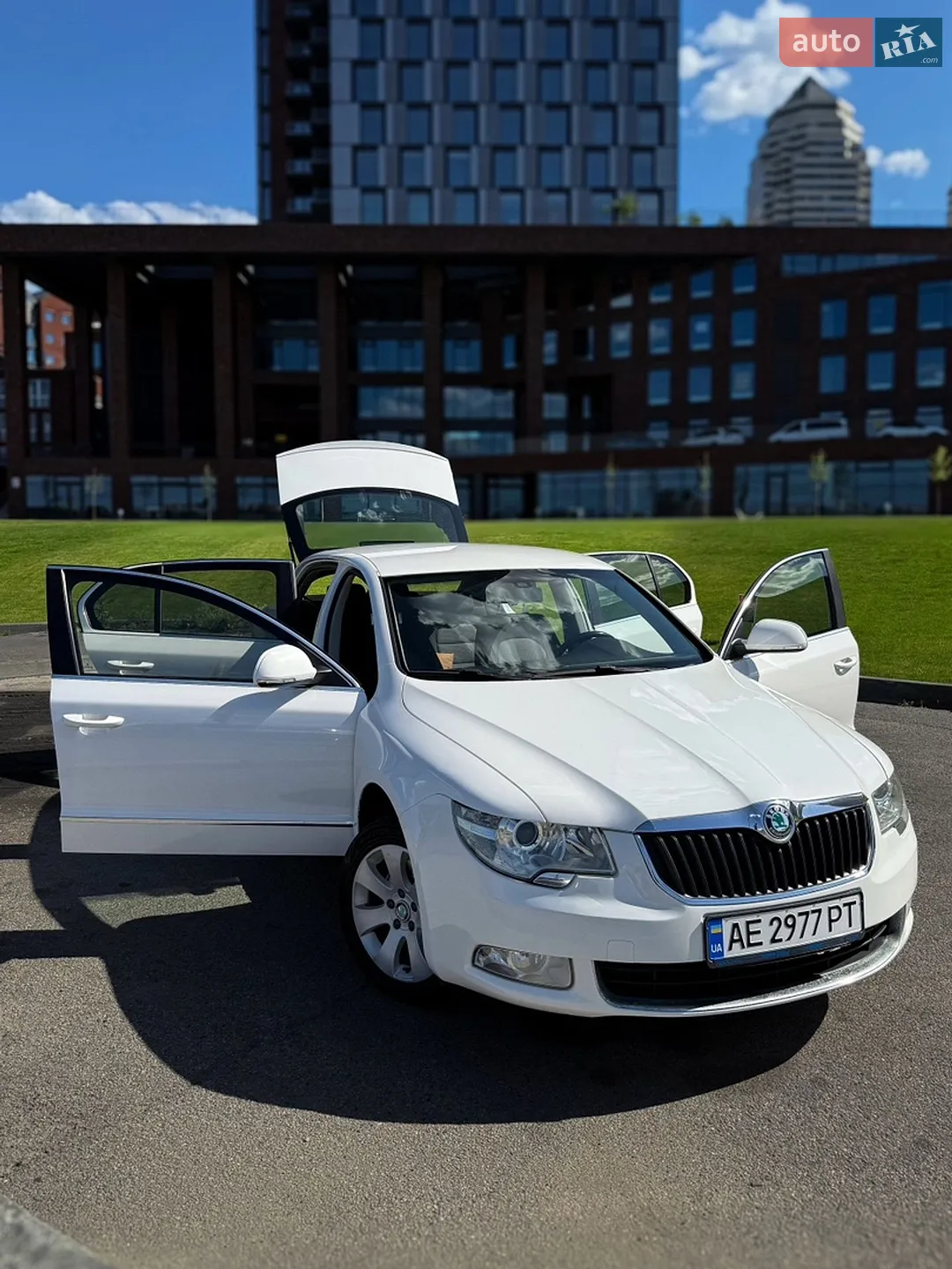 2011 Skoda Superb - фото 1