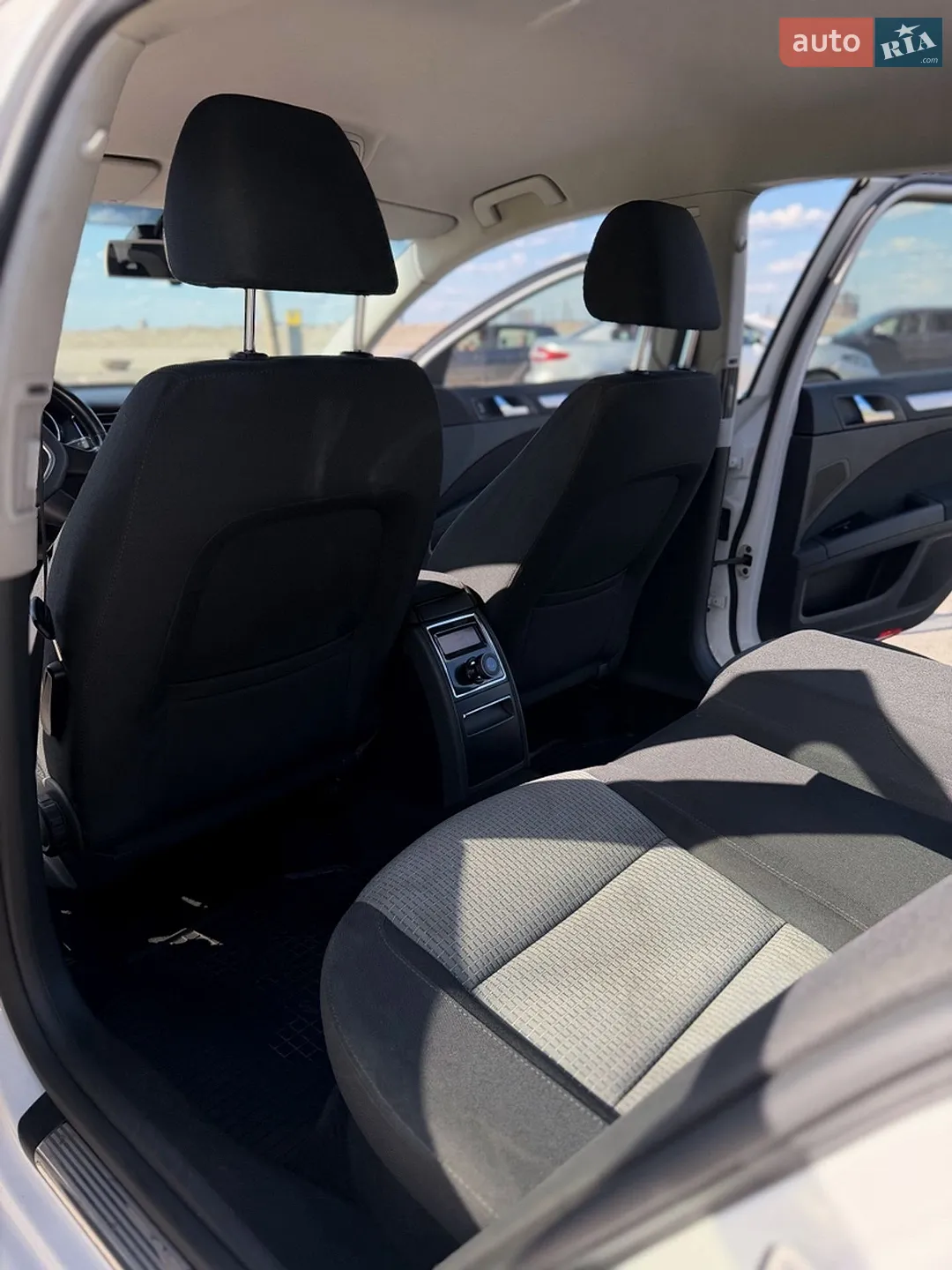 2011 Skoda Superb - мініатюра 11