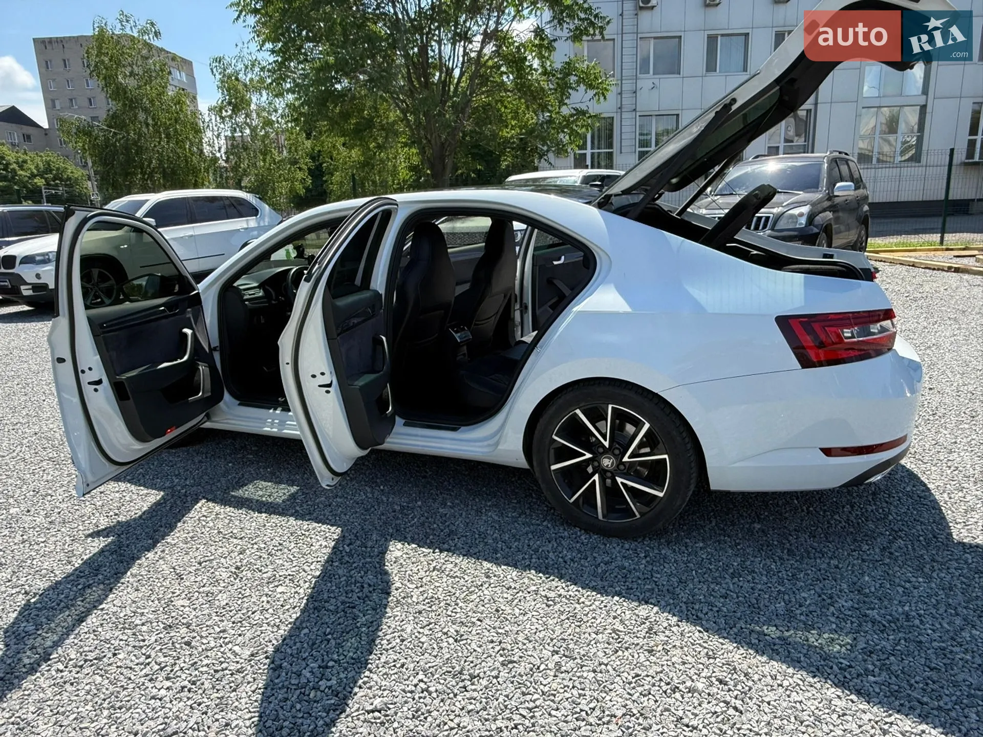 2016 Skoda Superb - мініатюра 8