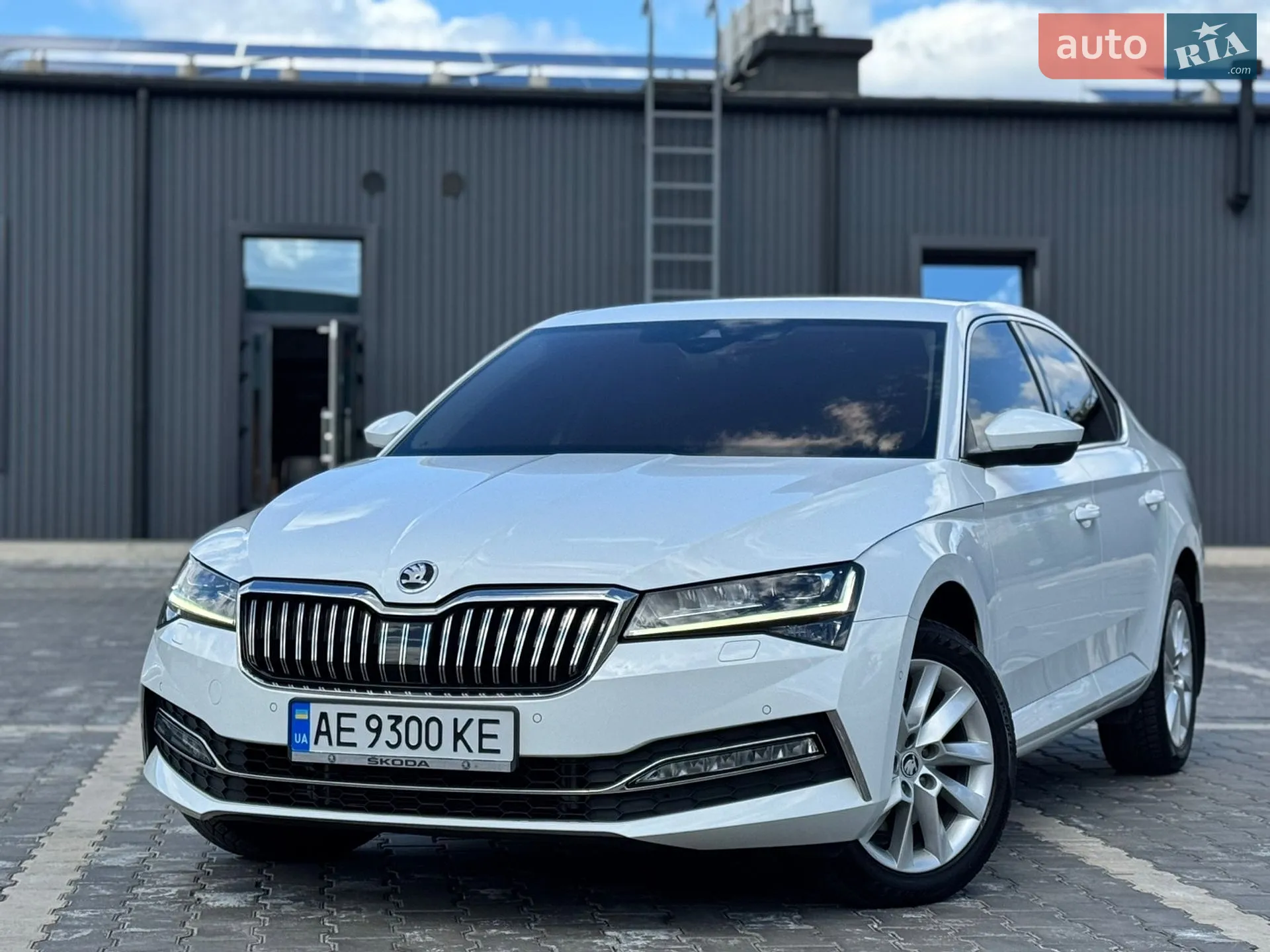 2019 Skoda Superb - мініатюра 2