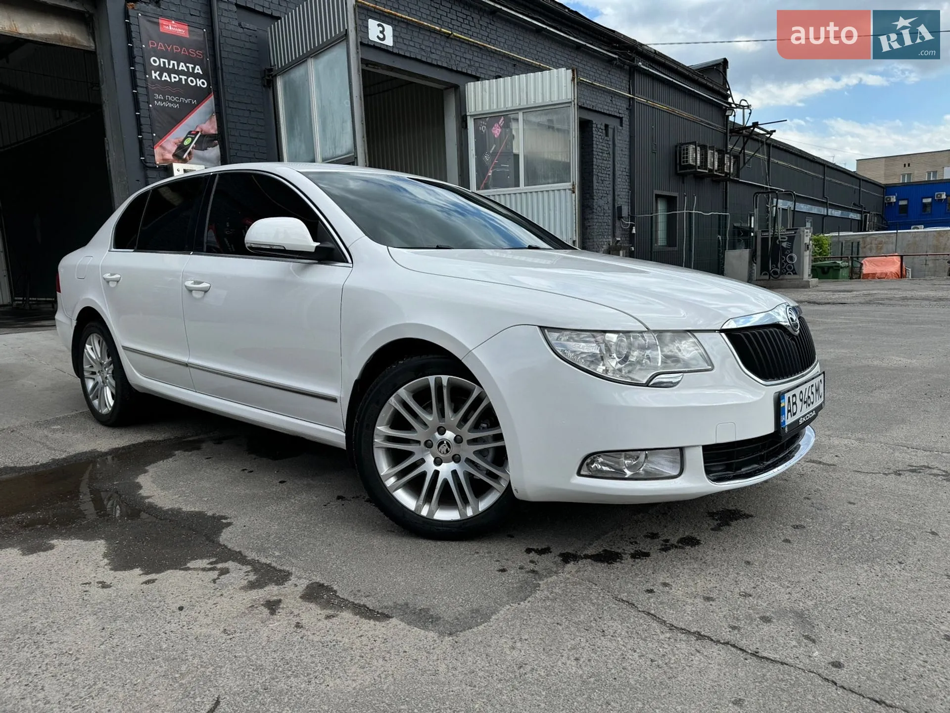2011 Skoda Superb - мініатюра 8