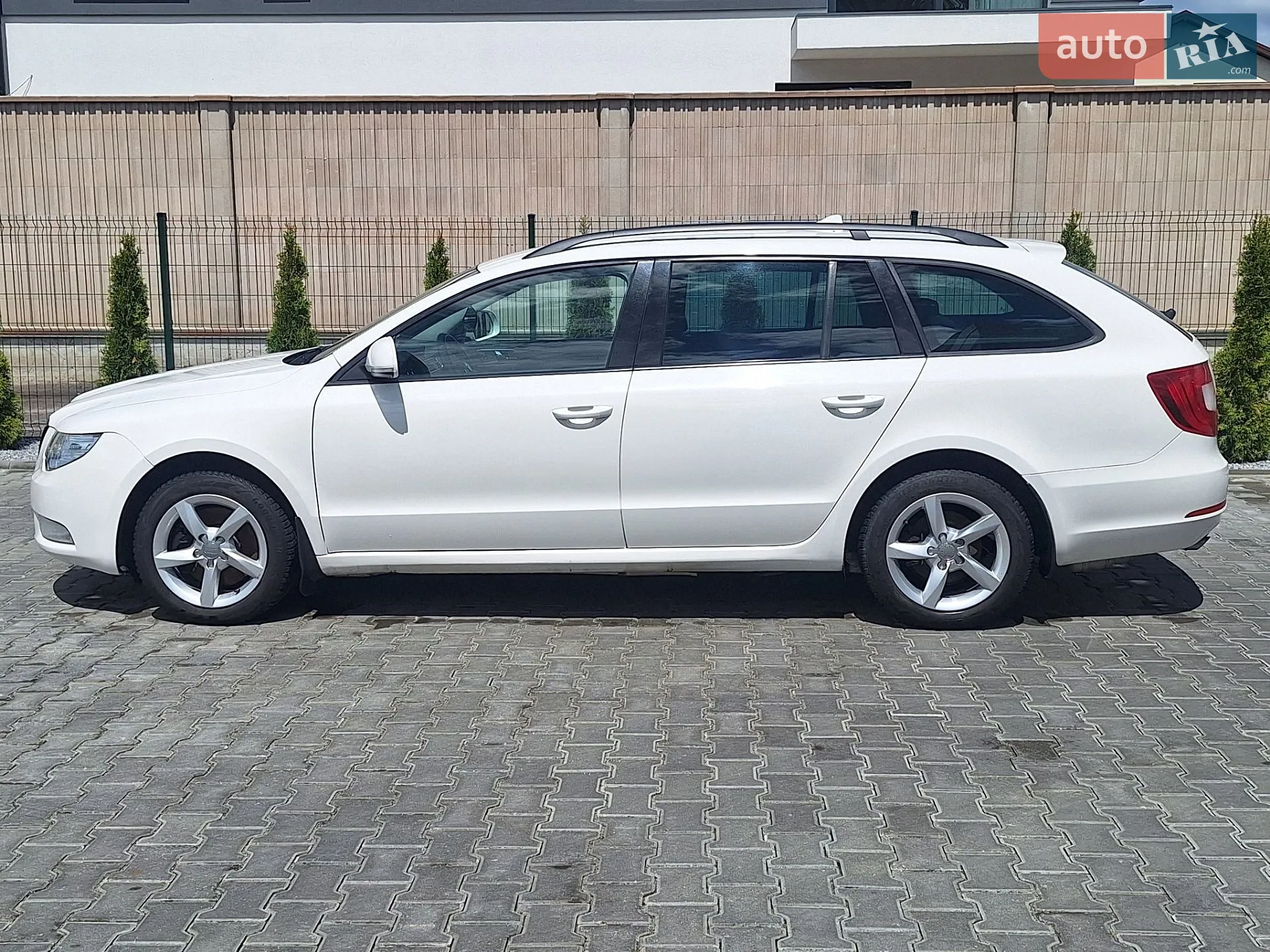 2011 Skoda Superb - мініатюра 16
