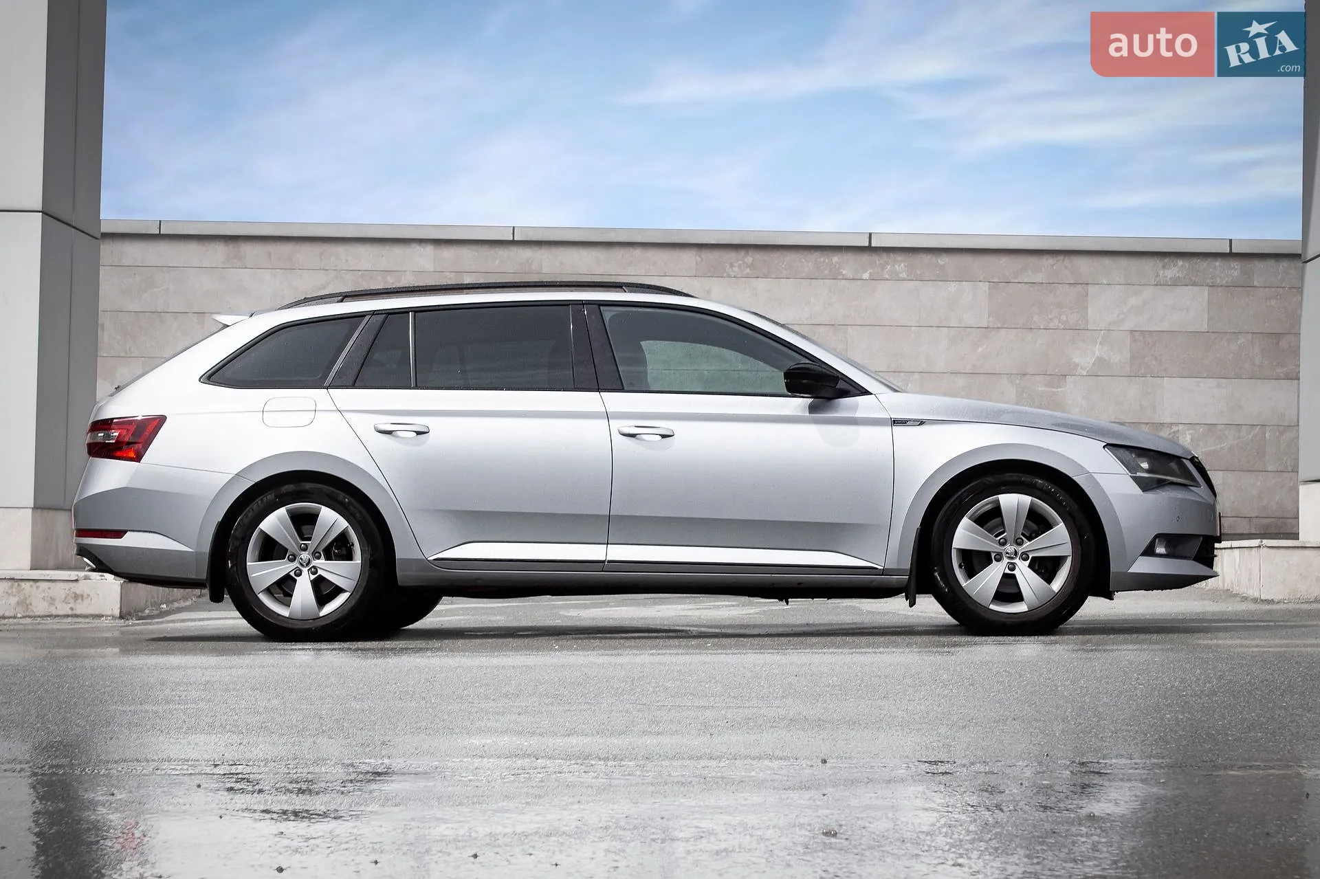 2017 Skoda Superb - мініатюра 2