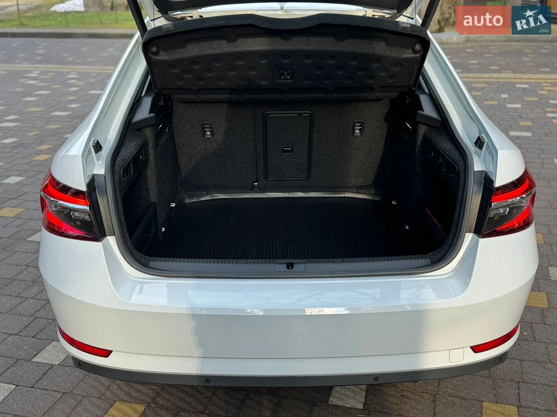 2021 Skoda Superb - мініатюра 192