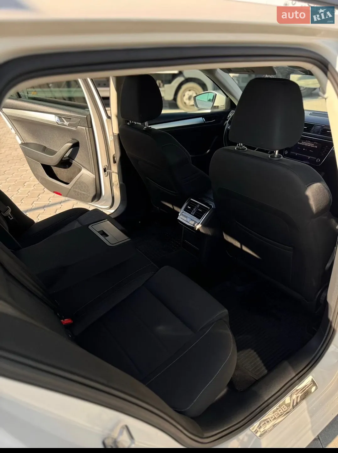 2019 Skoda Superb - мініатюра 11