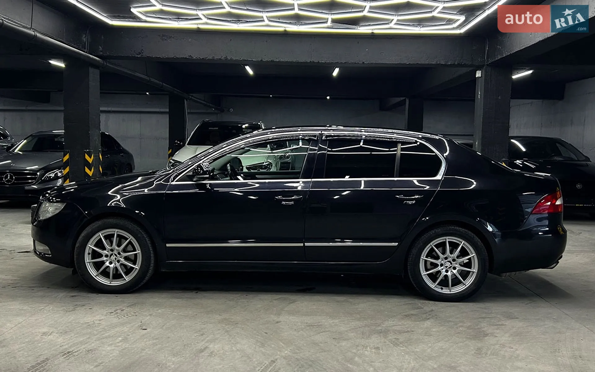 2011 Skoda Superb - мініатюра 6