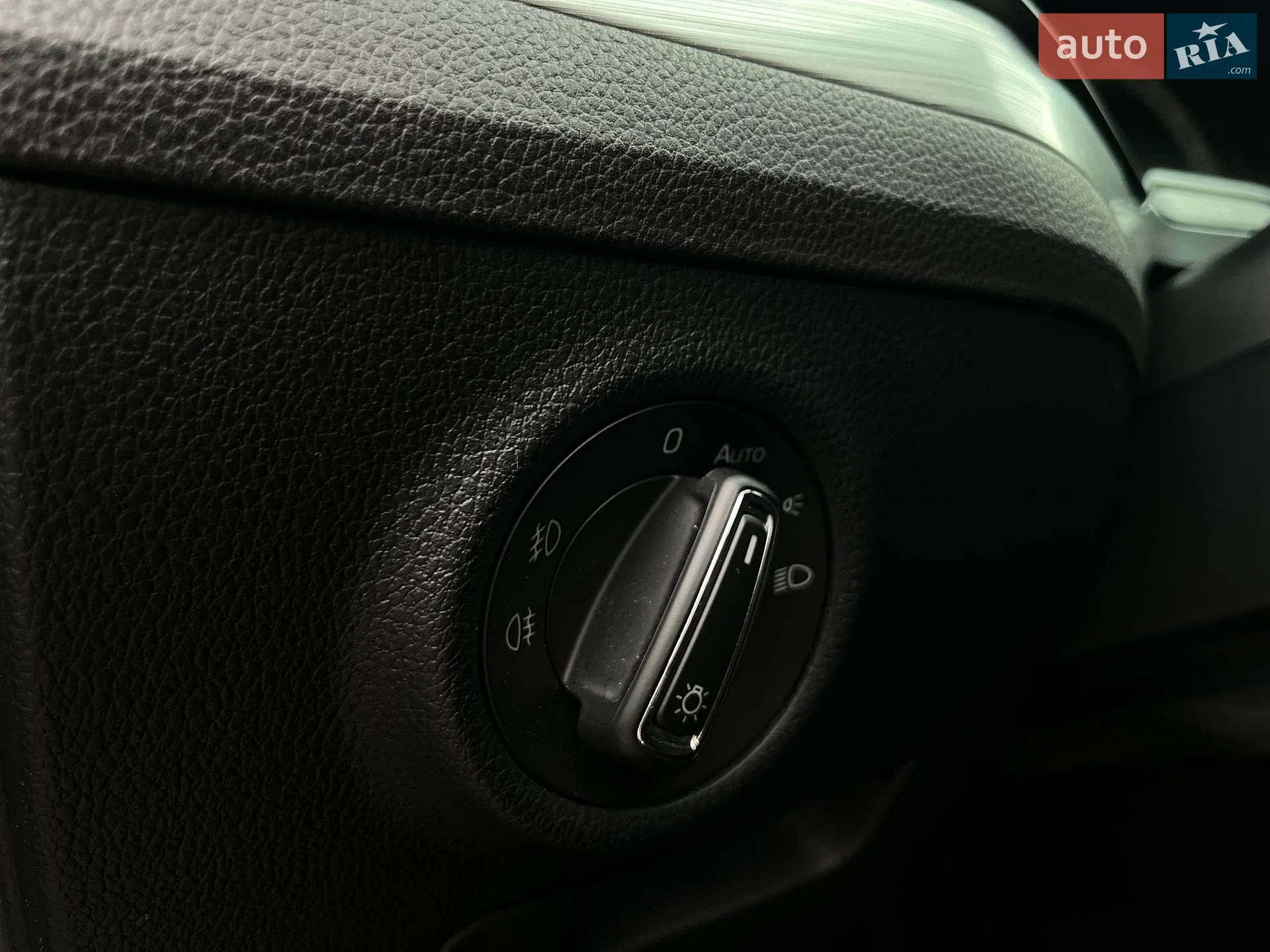 2019 Skoda Superb - мініатюра 12