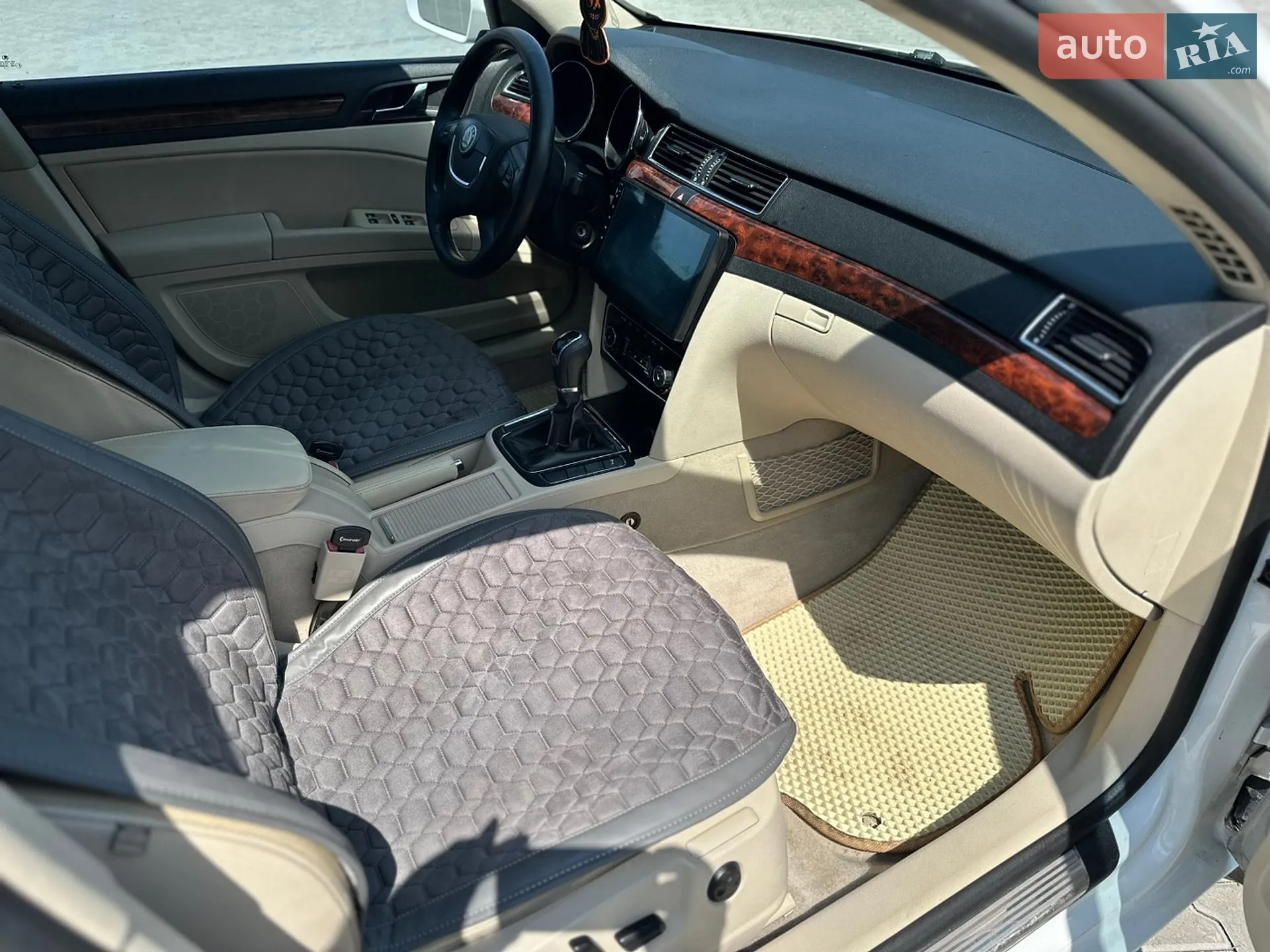 Skoda Superb 2010 VIN TMBCF73T9A9031691 фото оголошення 19 з 26