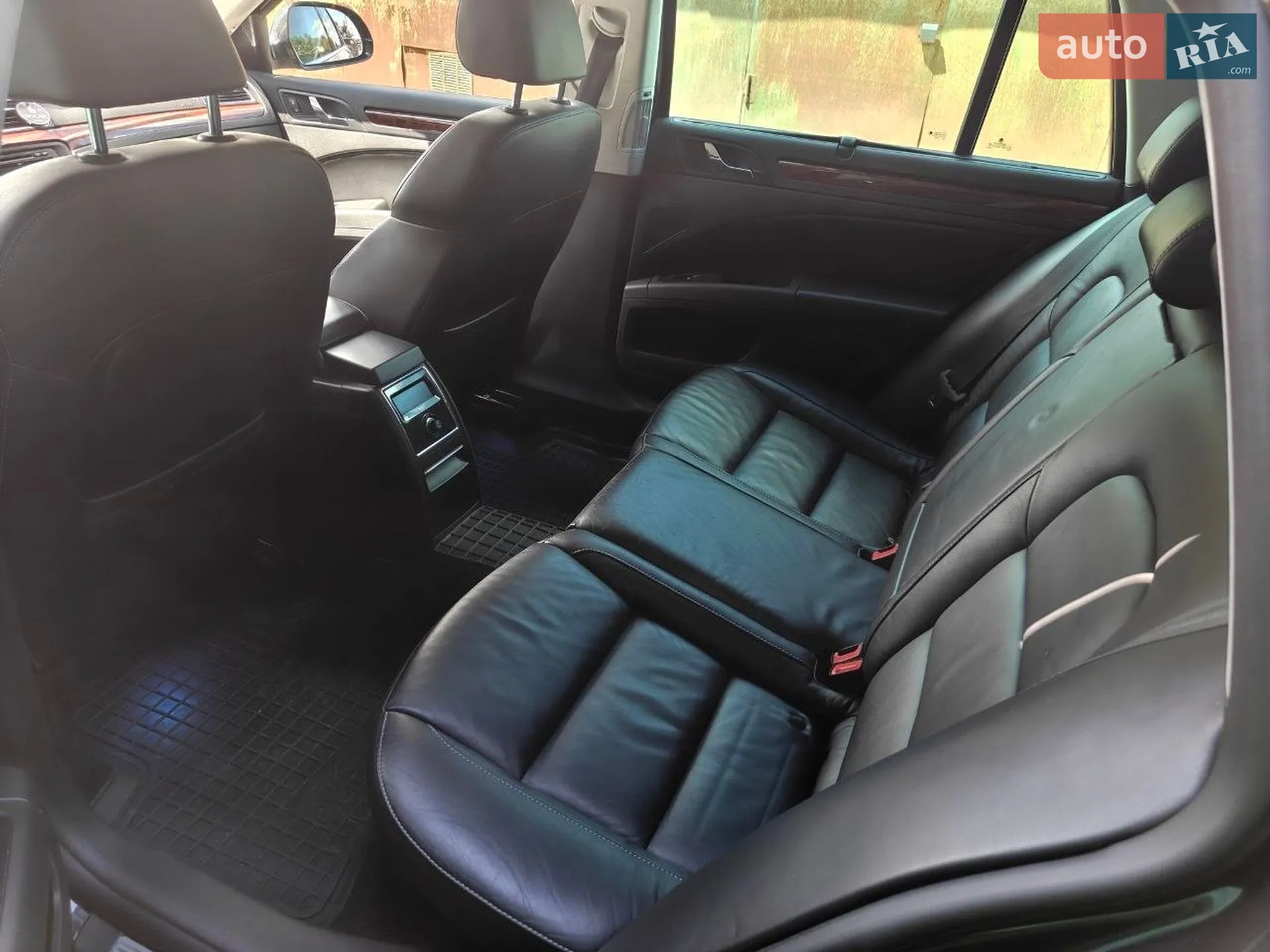 2010 Skoda Superb - мініатюра 46