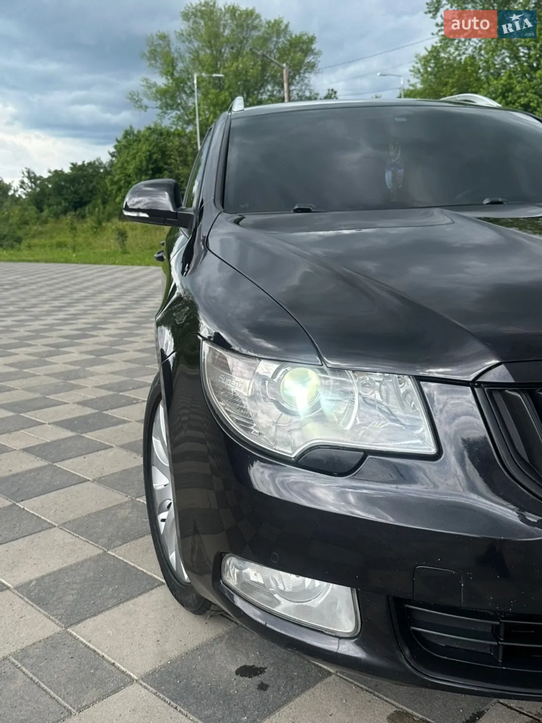 2010 Skoda Superb - мініатюра 3