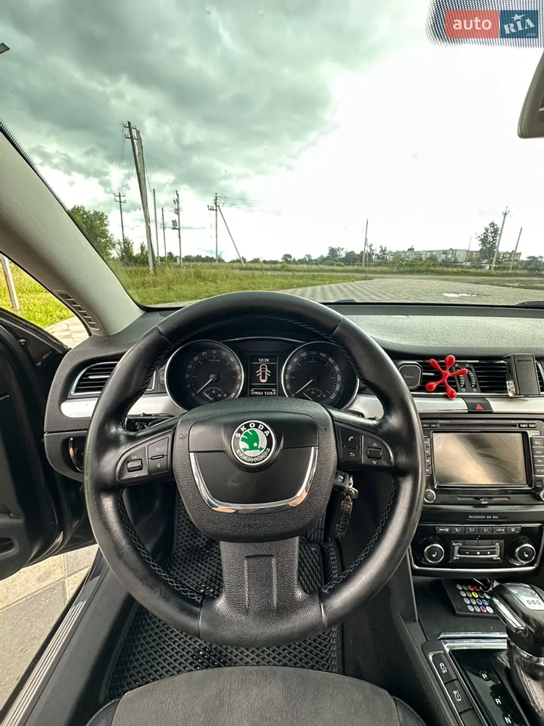 2010 Skoda Superb - мініатюра 27