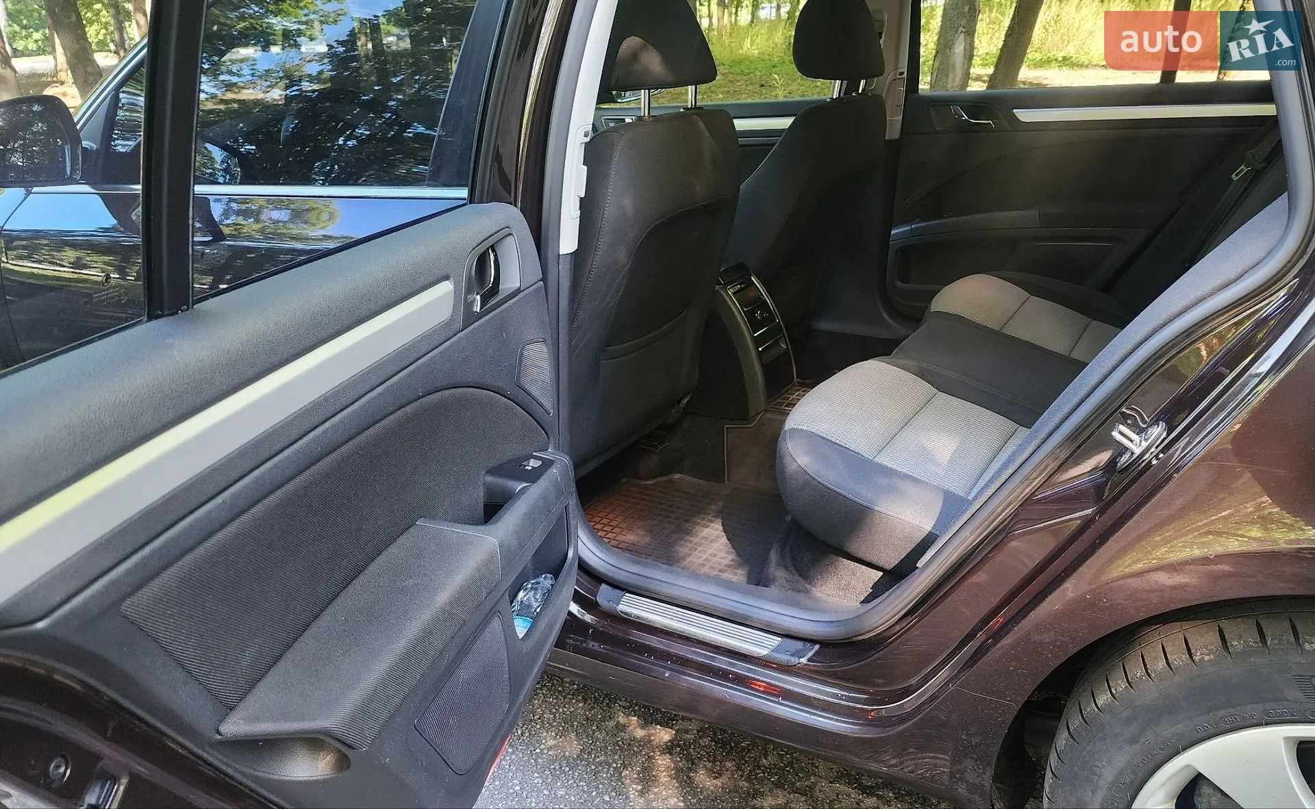 2012 Skoda Superb - мініатюра 10