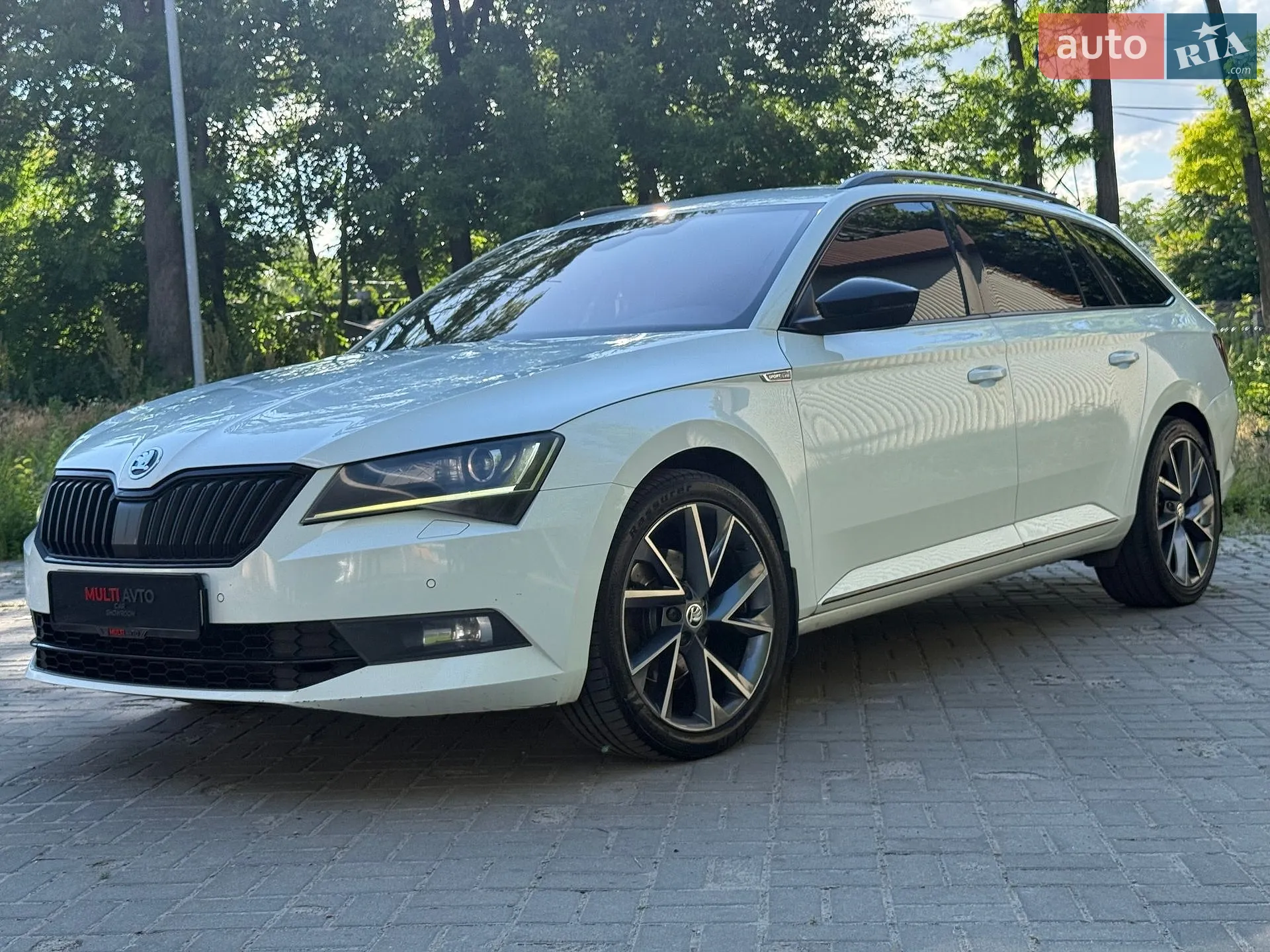 2017 Skoda Superb - мініатюра 2