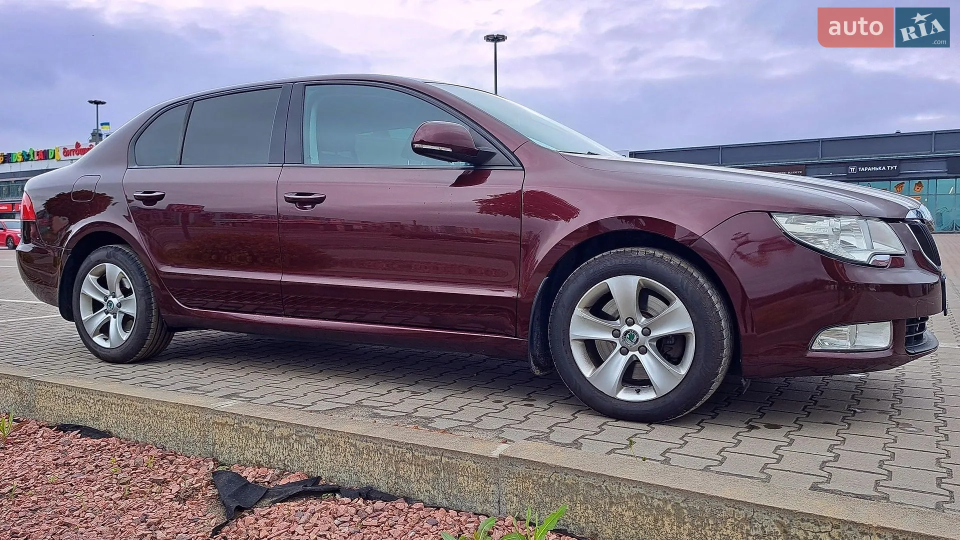 2010 Skoda Superb - мініатюра 7