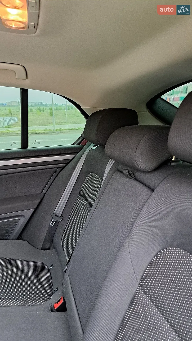 2010 Skoda Superb - мініатюра 27
