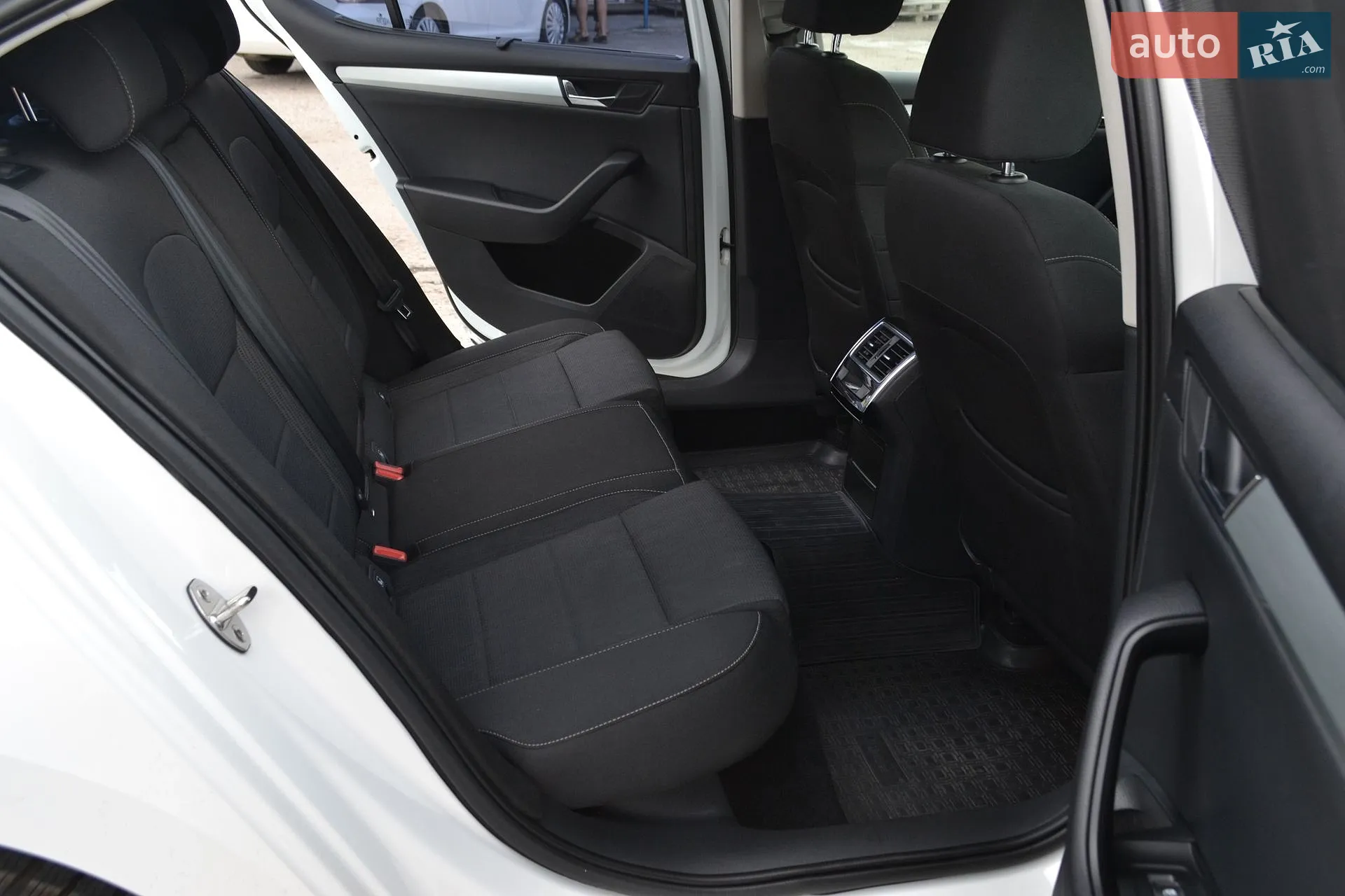 2016 Skoda Superb - мініатюра 41