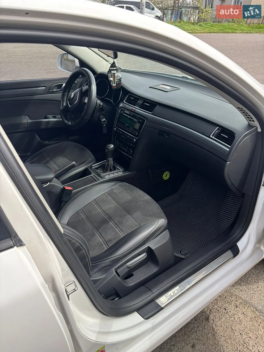 2012 Skoda Superb - мініатюра 8