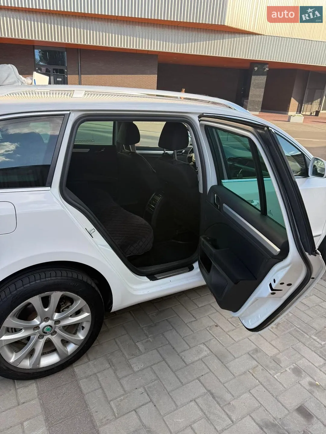 2011 Skoda Superb - мініатюра 19