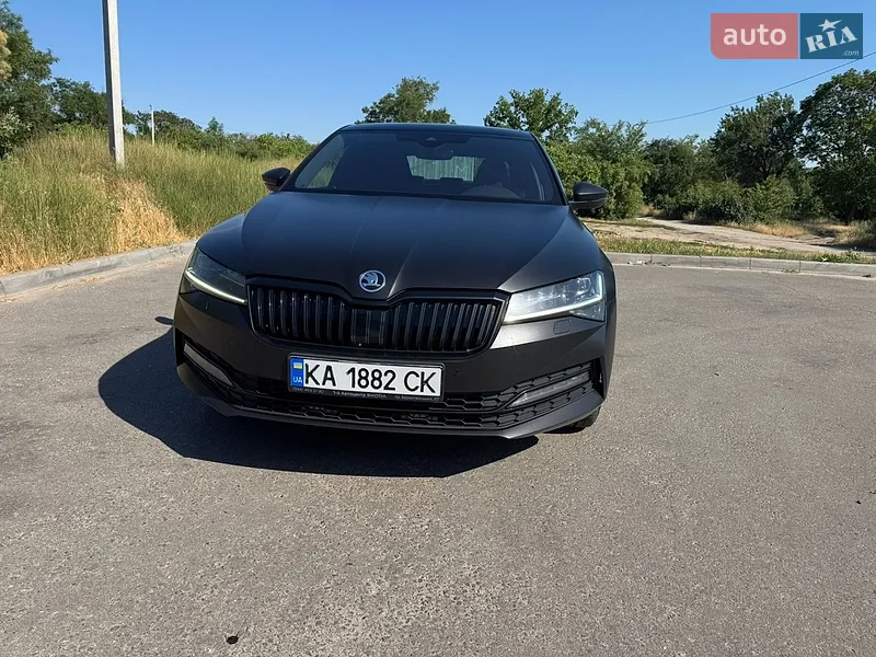 Skoda Superb 2021 VIN TMBCR8NP0MB300154 фото оголошення 2 з 69