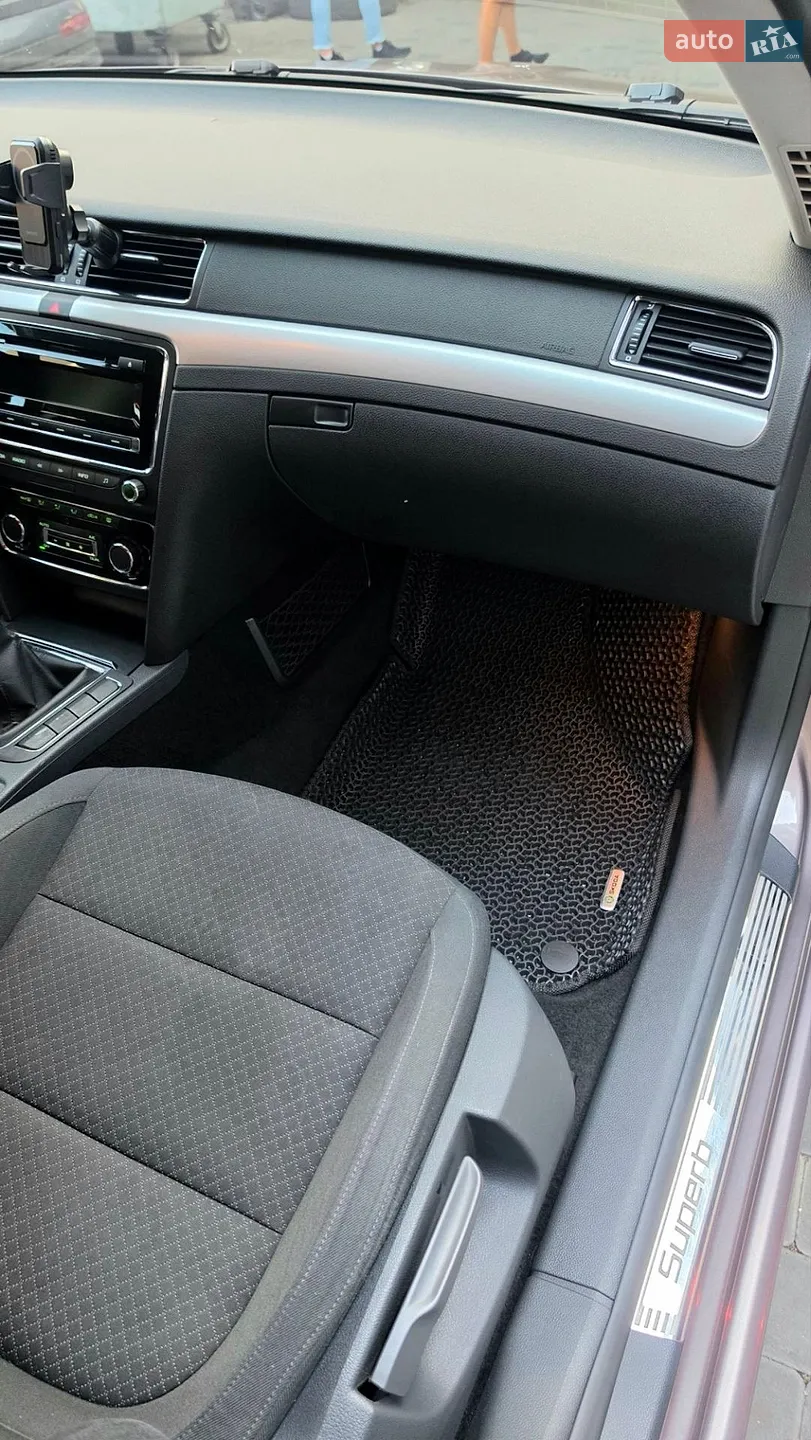 2013 Skoda Superb - мініатюра 10