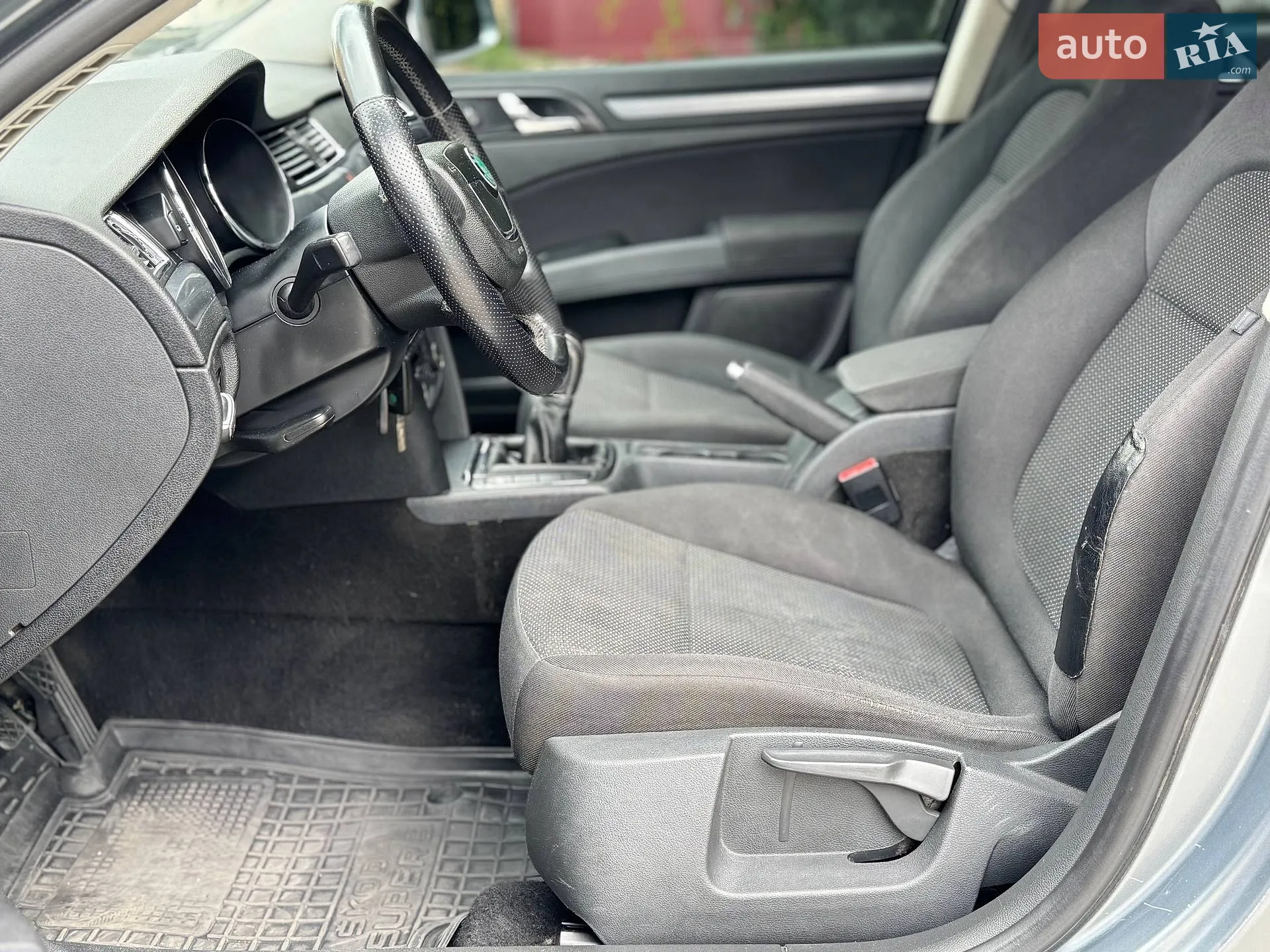 2010 Skoda Superb - мініатюра 12