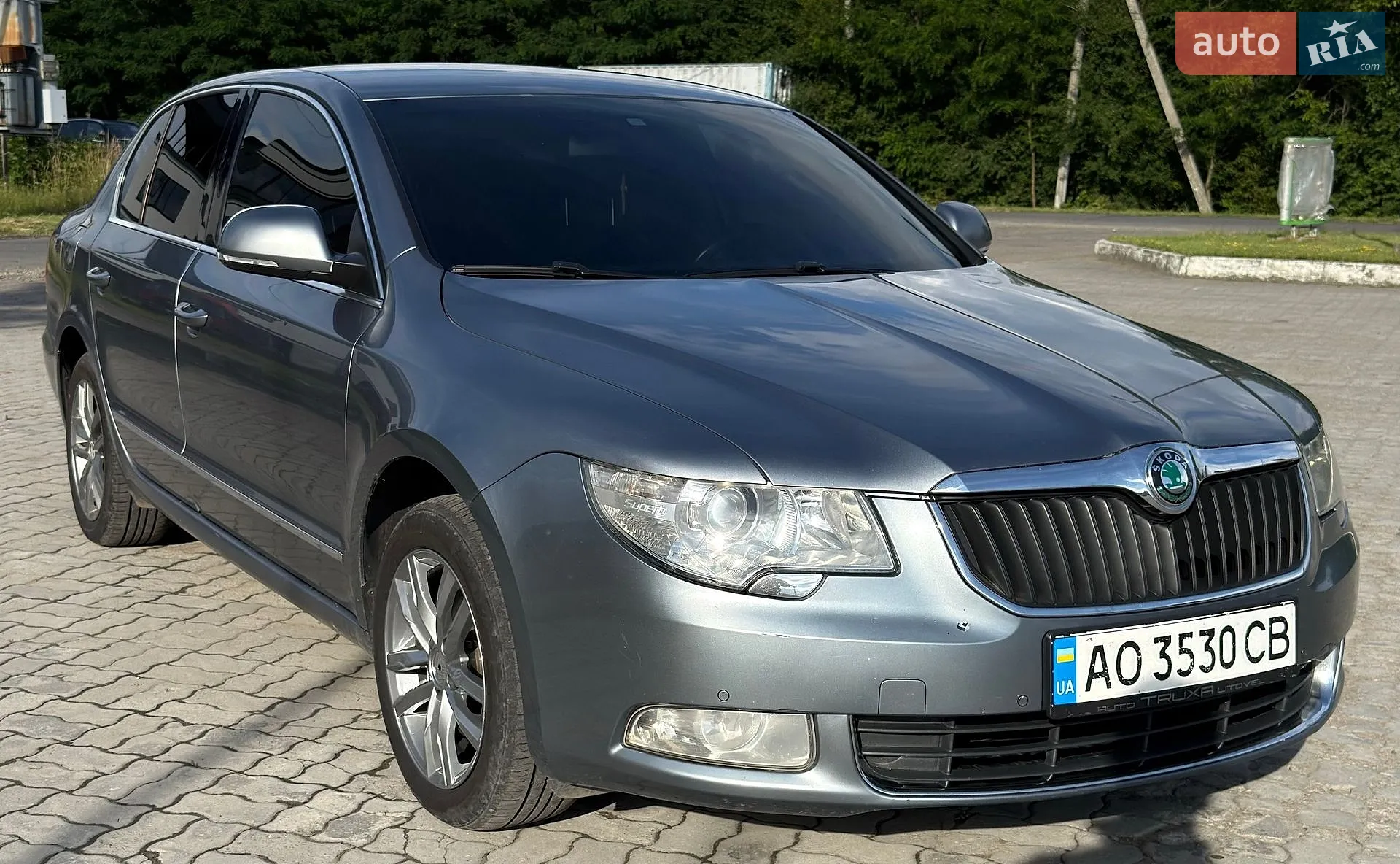 2011 Skoda Superb - мініатюра 2