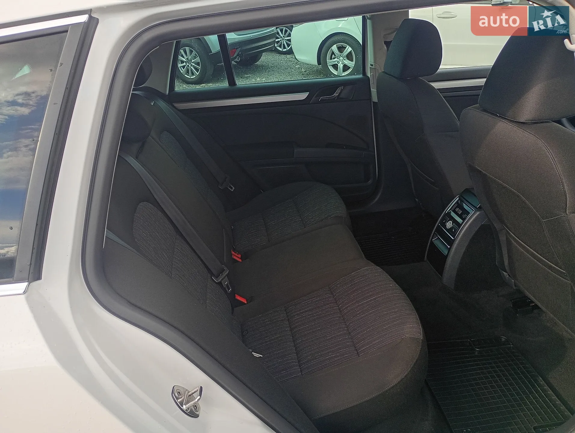 2014 Skoda Superb - мініатюра 19