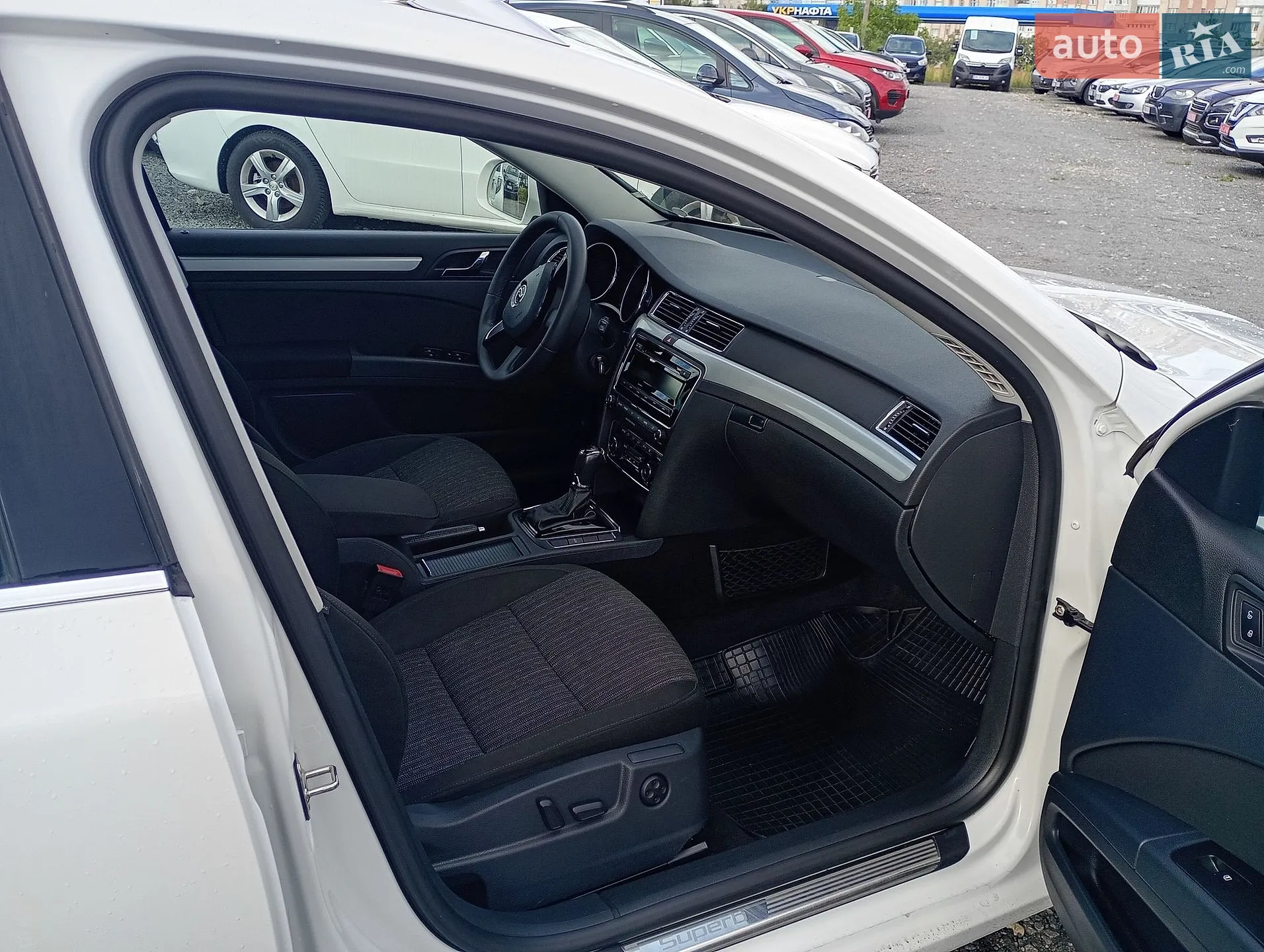 2014 Skoda Superb - мініатюра 23