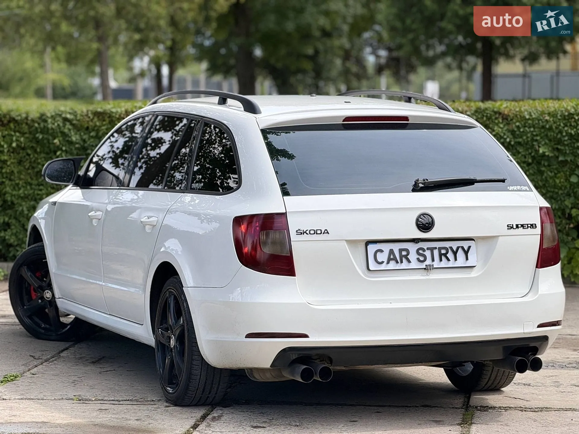 2011 Skoda Superb - мініатюра 12