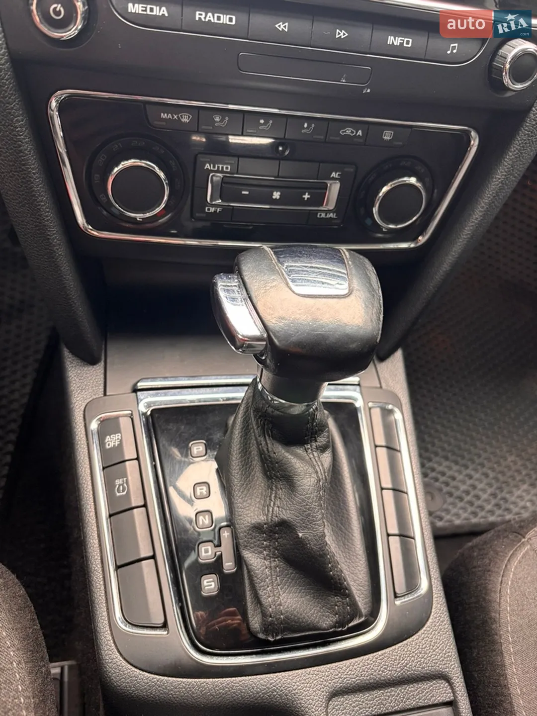 2012 Skoda Superb - мініатюра 9
