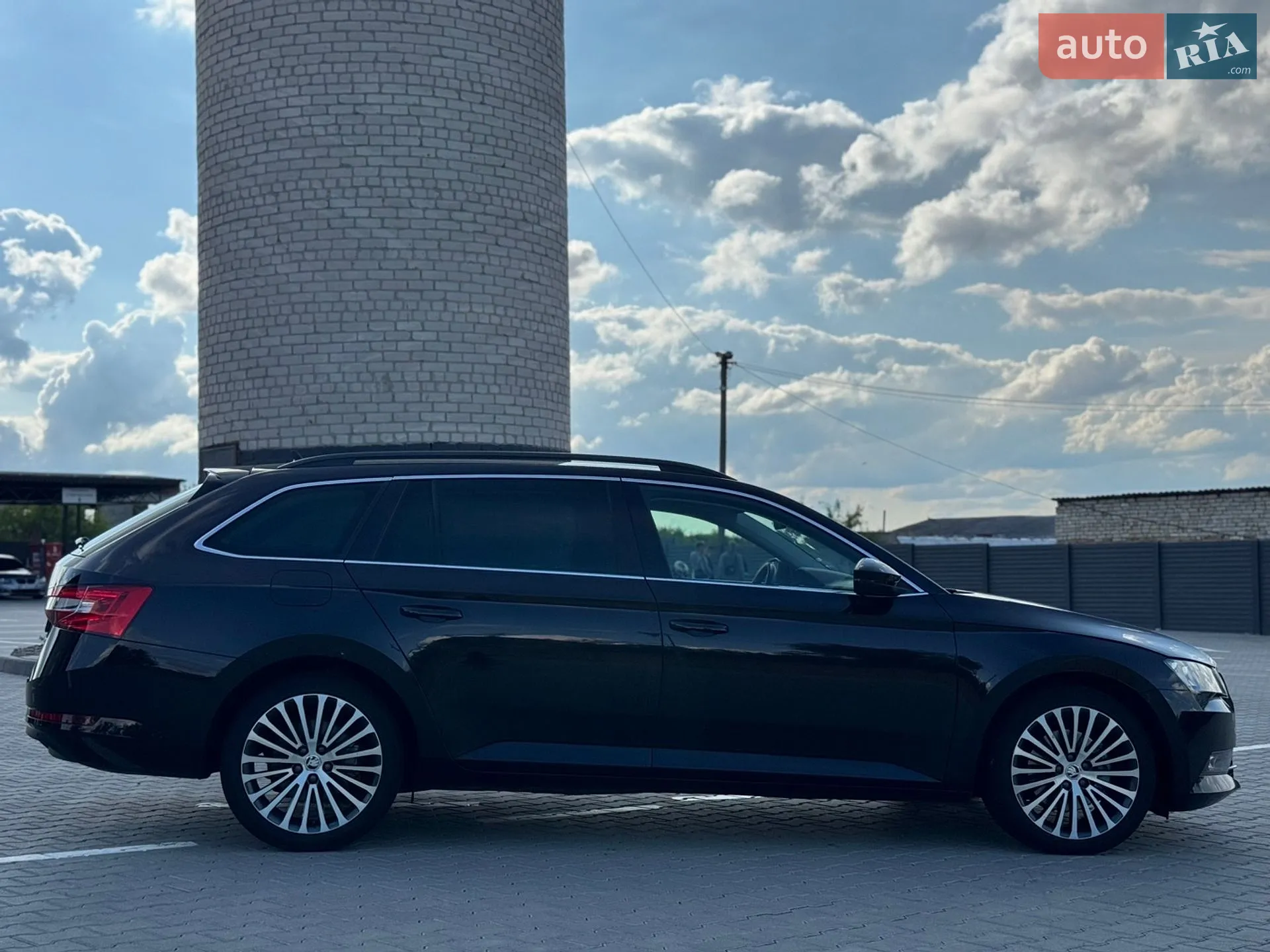 2016 Skoda Superb - мініатюра 8
