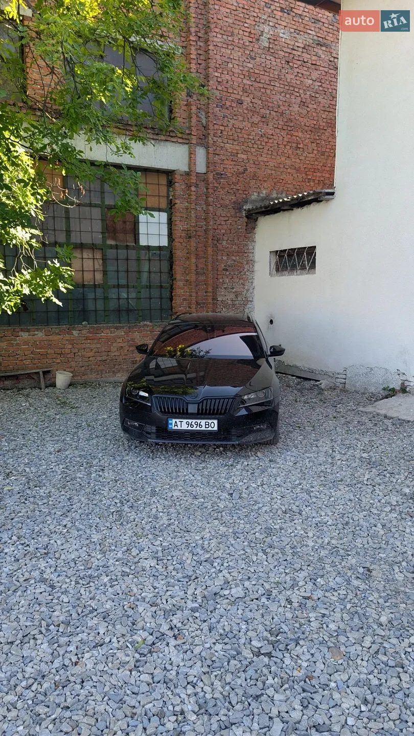 2019 Skoda Superb - мініатюра 2