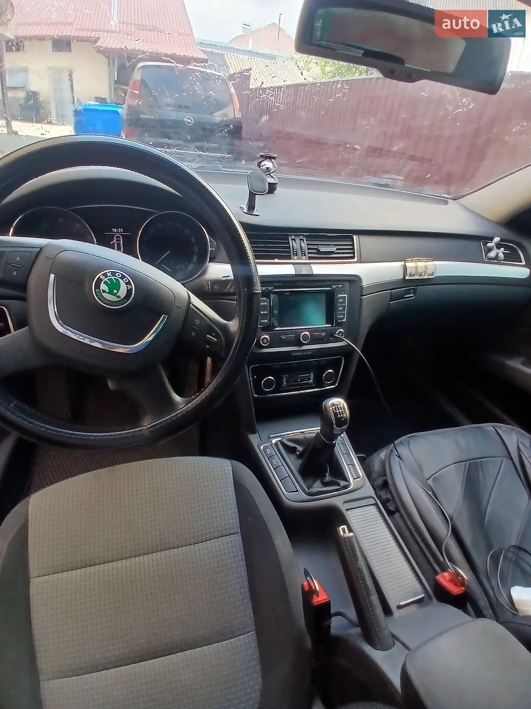 2010 Skoda Superb - мініатюра 7