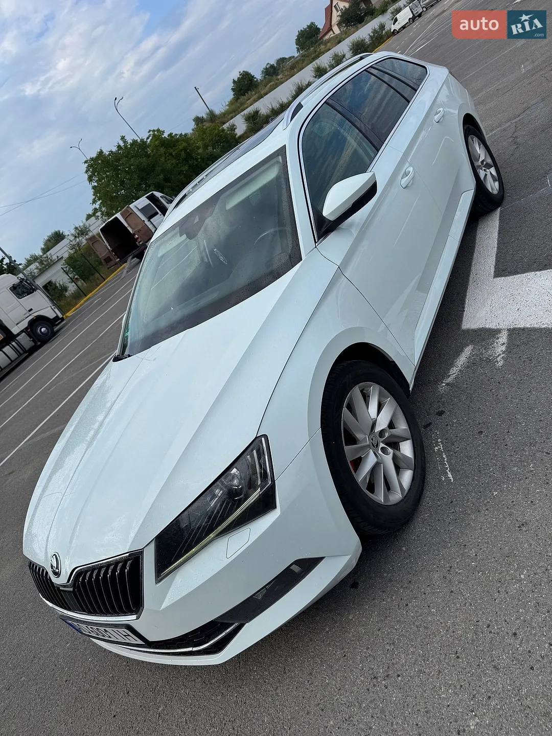 2017 Skoda Superb - мініатюра 2