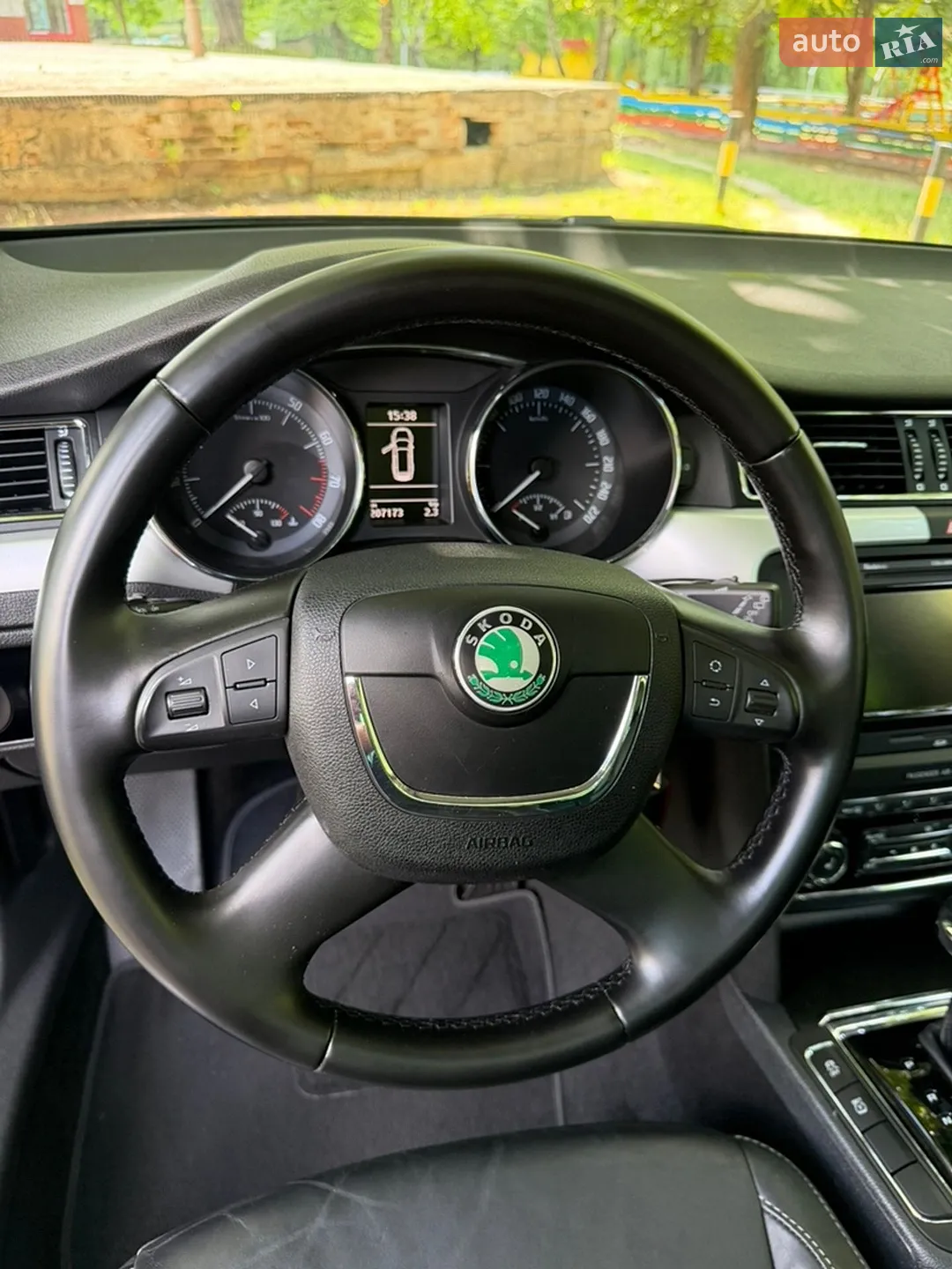2011 Skoda Superb - мініатюра 96