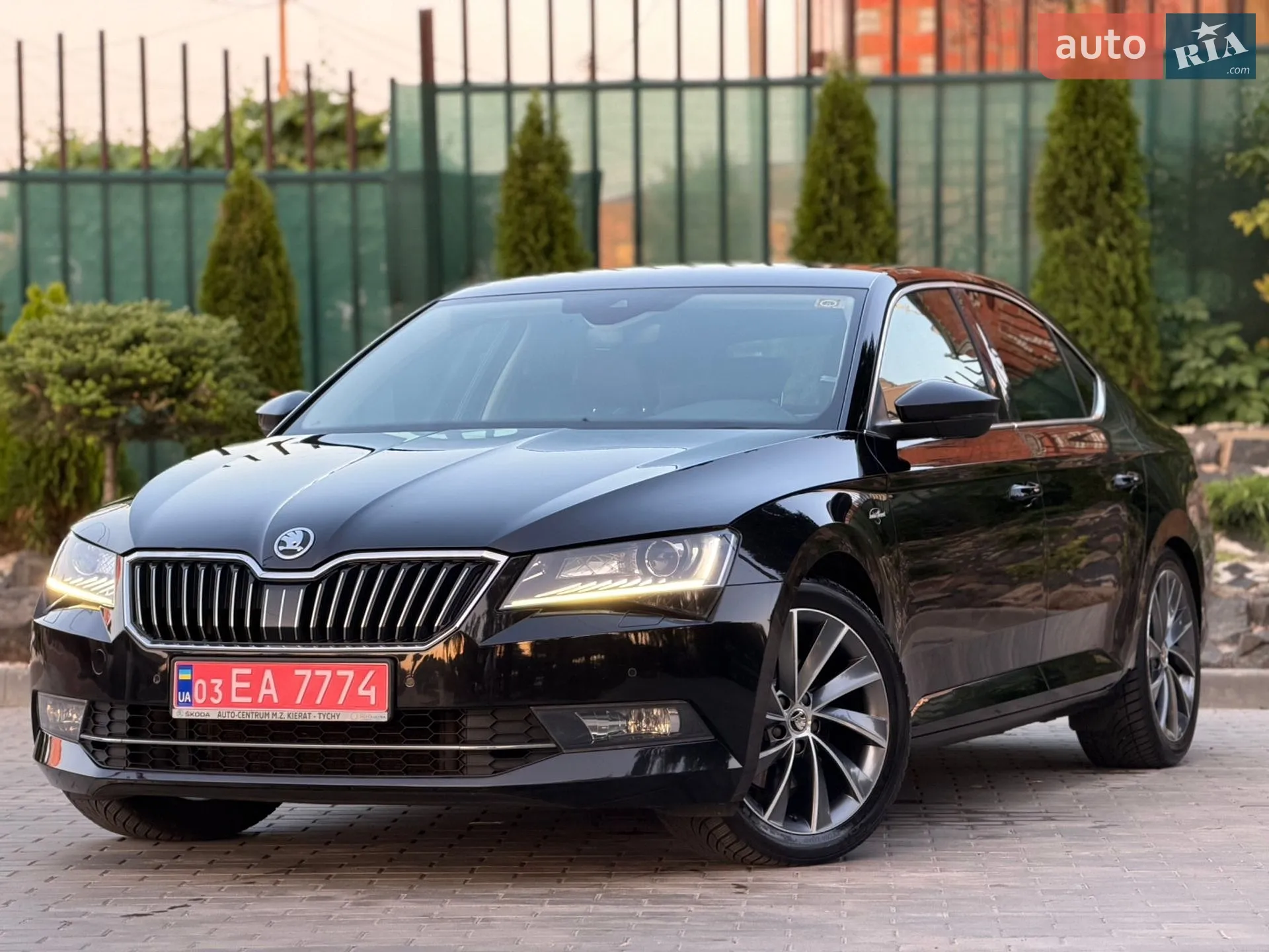 2017 Skoda Superb - мініатюра 12