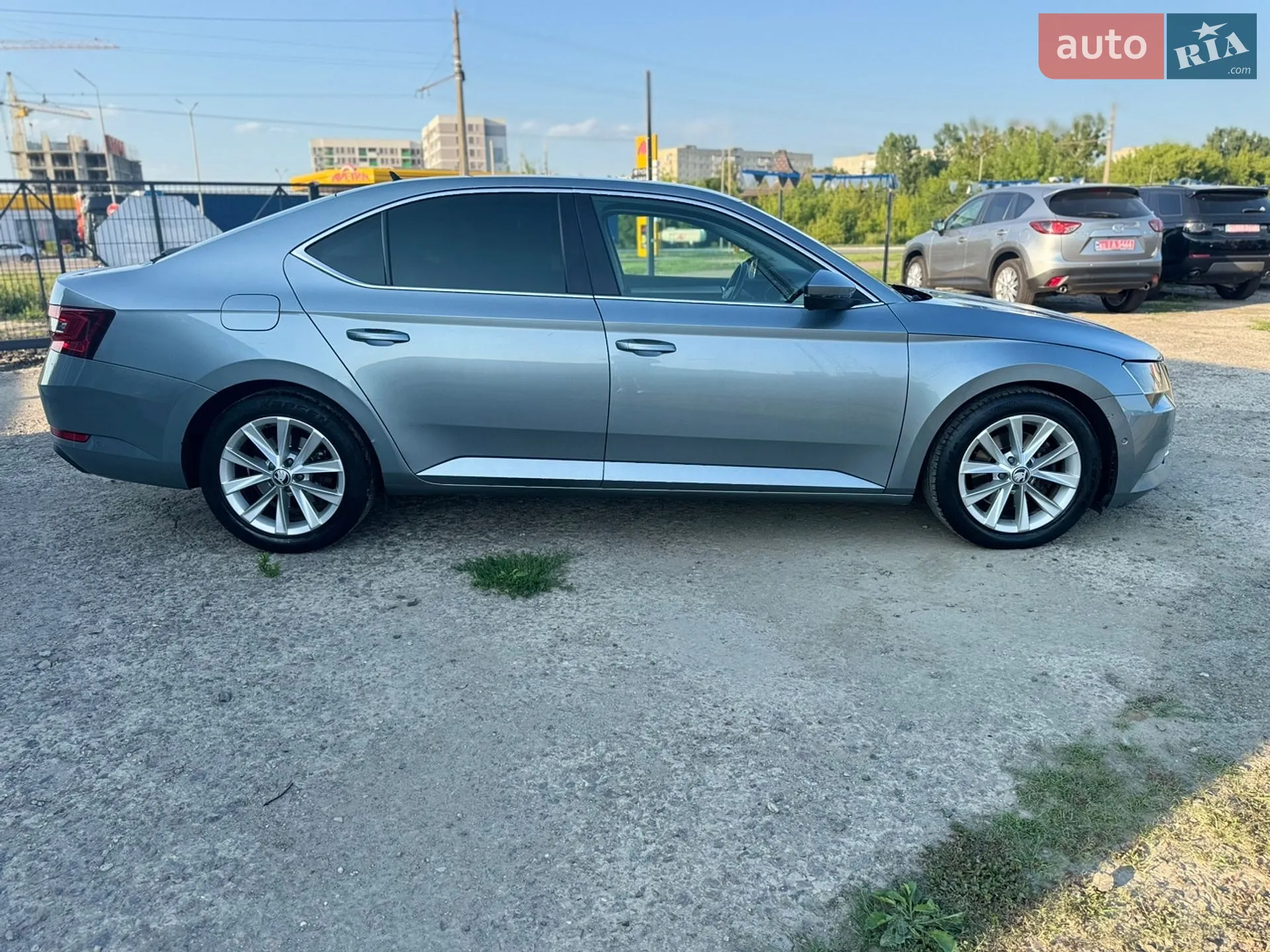2016 Skoda Superb - мініатюра 2