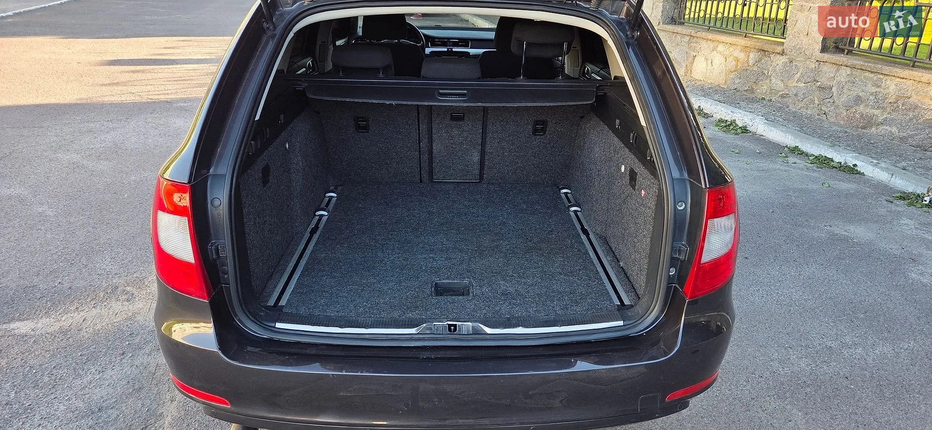 2011 Skoda Superb - мініатюра 7