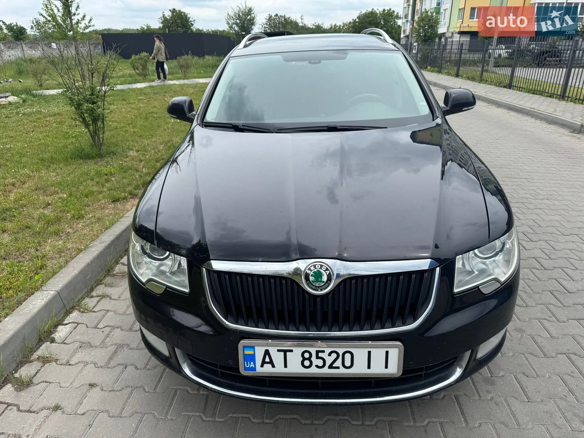 2011 Skoda Superb - мініатюра 2