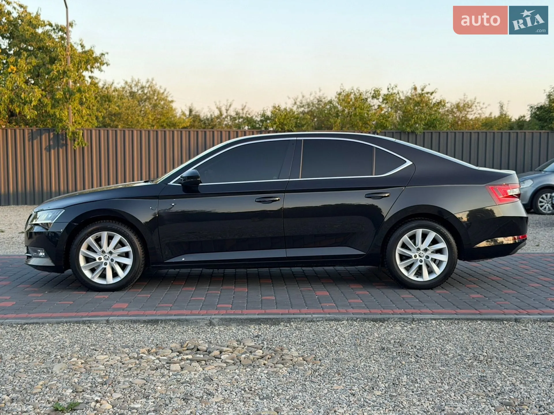 2019 Skoda Superb - мініатюра 19